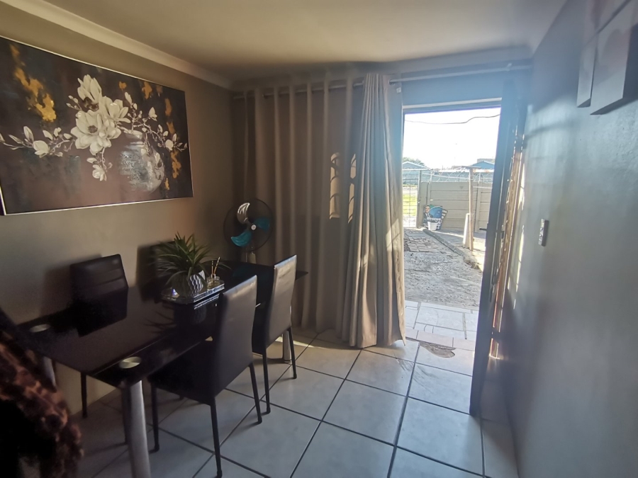 3 Bedroom Property for Sale in Bernadino Heights Western Cape